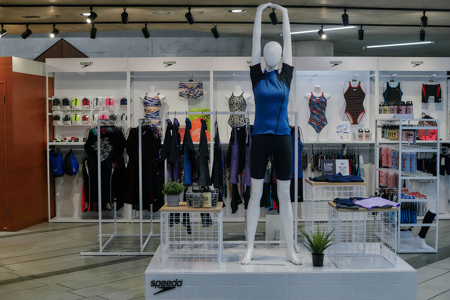 retail store image 01